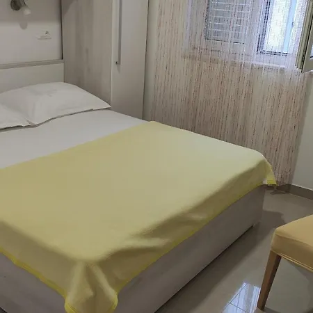 Apartment Pjera *