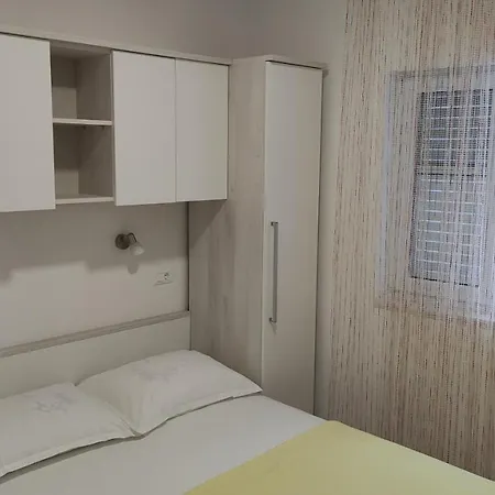 Pjera Apartman Promajna