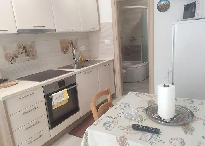 Pjera Apartman Promajna
